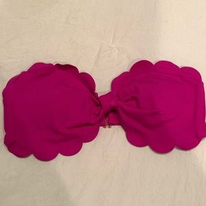 Scalloped edge bikini top